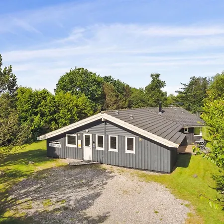 Falka - 300m From The Sea By Interhome