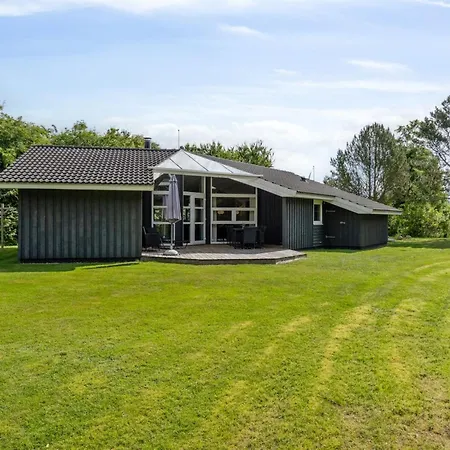 Holiday home Falka - 300m From The Sea By Interhome Borkop