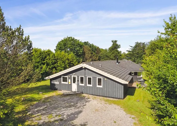 Falka - 300m From The Sea By Interhome